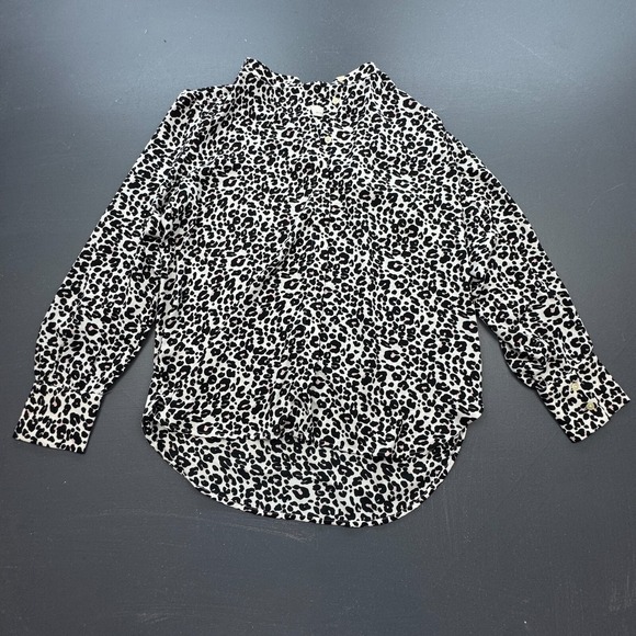 LOFT Tops - LOFT Petites Blouse Women's S Leopard Print Long Sleeve Button Front Career